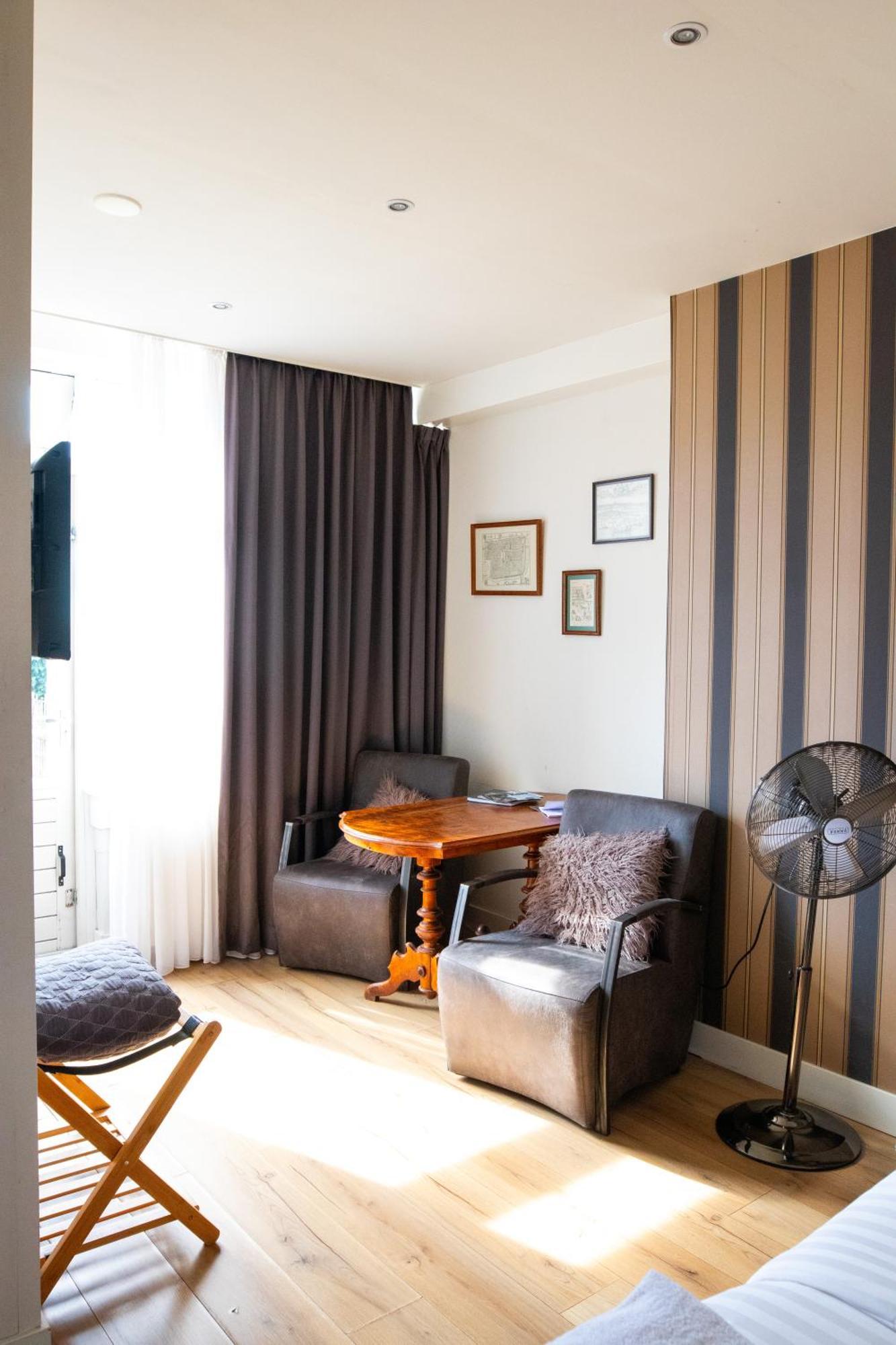 Cafe 'T Vonderke Bed & Breakfast Eindhoven Ngoại thất bức ảnh